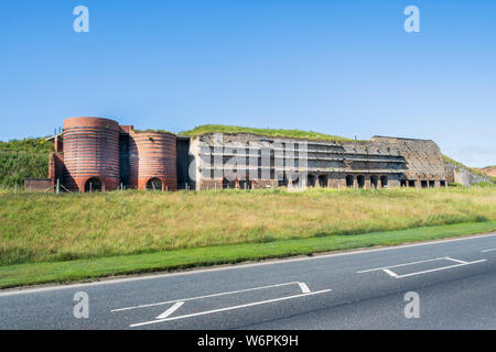 South Tyneside patrimonio industriale - il Marsden fornaci da calce a fianco della strada costiera vicino a Marsden cava in South Shields data dal 1870 Foto Stock