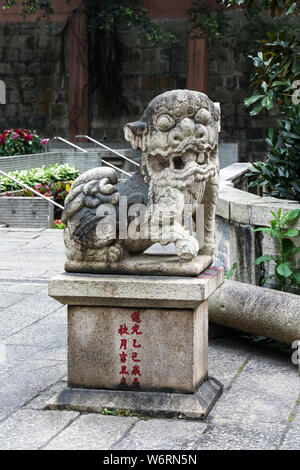 Scultura davanti il Tempio di Tin Hau in Causeway Bay Hong Kong Foto Stock