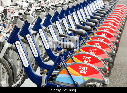 Solo mangiare sponsorizzato noleggio bici a parte per il trasporto di biciclette di Edimburgo per la rete di noleggio nel centro della citta'. Foto Stock