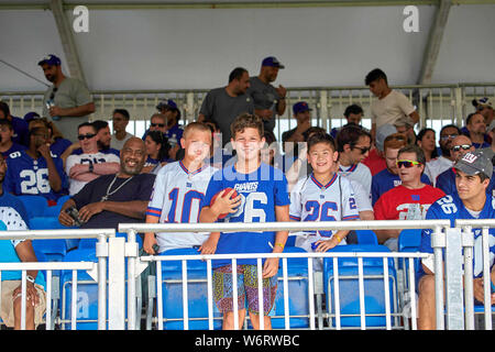 East Rutherford, New Jersey, USA. 02Aug, 2019. New York Giants tifosi durante il training camp alla ricerca Diagnostics Training Centre in East Rutherford, New Jersey. Duncan Williams/CSM Credito: Cal Sport Media/Alamy Live News Foto Stock