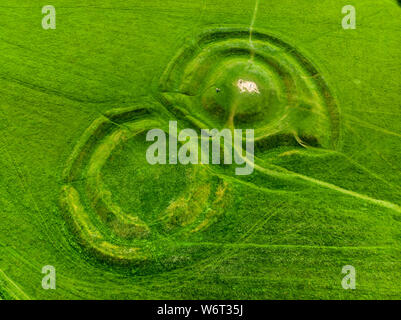 Vista aerea della Collina di Tara, un complesso archeologico, contenente un numero di monumenti antichi e, secondo la tradizione, utilizzato come sede del Foto Stock