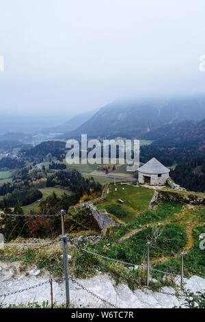 Il Castello di Ehrenberg rovine nelle Alpi austriache, vicino a Reutte sul tedesco - confine austriaco. Foto Stock