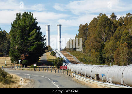 Tarraleah Power Station è una centrale idroelettrica ubicata nella regione degli altopiani. Esso è azionato da Hydro Tasmania. Foto Stock