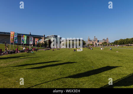 Il Museumplein (Museum Square) in Amsterdam Foto Stock