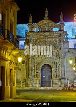 La facciata principale del Gran Priorato Chiesa e Basilica di Nuestra Señora de los Milagros. El Puerto de Santa Maria. Cadice, Andalusia, Spagna. Foto Stock