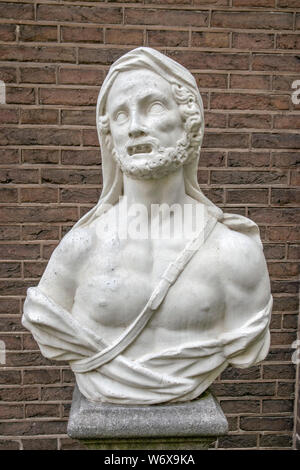 Statua di marmo al tabellone per le affissioni Museo Willet-Holthuysen a Amsterdam Paesi Bassi 2019 Foto Stock