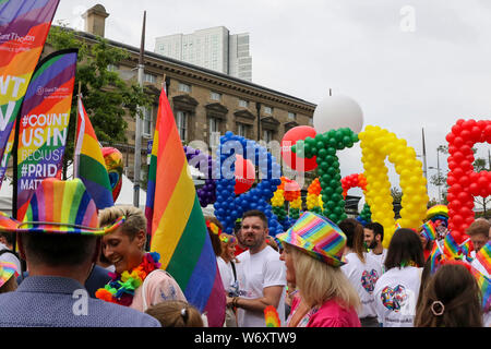 Belfast, Irlanda del Nord, Regno Unito. 03 agosto 2019. Il culmine di questo anno di Belfast Pride Festival è stato oggi il Belfast Pride Parade. Il Belfast Pride Parade è ora uno dei più grandi sfilate in città e il principale evento in LGBTQ+ calendario. Credito: CAZIMB/Alamy Live News. Foto Stock