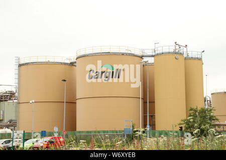 Serbatoi presso la Cargill impianto al porto di Amsterdam nei Paesi Bassi Foto Stock