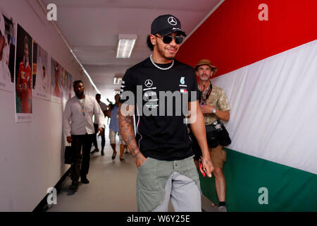 Budapest, Ungheria. 02Th Agosto, 2019. Lewis Hamilton di Mercedes AMG Petronas Motorsport nel paddock durante il Gran Premio di F1 di Ungheria Credito: Marco Canoniero/Alamy Live News Foto Stock