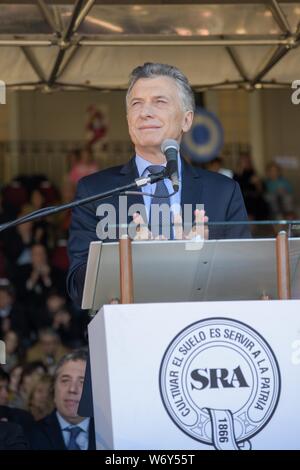 3 agosto 2019: il capo di stato è stata ricevuta al suo arrivo dal presidente argentino della società rurale (SRA), Daniel Pelegrina, dal segretario dell'agroindustria, Luis Miguel Etchevehere, tra le altre autorità e ha girato la convenzione prima della inaugurazione ufficiale quando ha fornito un discorso. (Credito Immagine: © Maximiliano RamosZUMA filo) Foto Stock