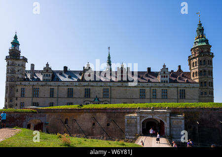 Kronborg, Danimarca -- Luglio 26, 2019. Ampio angolo di foto di Kronborg Castle in Danimarca che Shakespeare utilizzato come impostazione per il borgo. Foto Stock