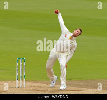 Birmingham, Regno Unito. 03 Ago, 2019. Steve Smith di Australia bowling durante il giorno 3 del primo Specsavers Ceneri Test match, a Edgbaston Cricket Ground, Birmingham, UK Credit: ESPA/Alamy Live News Foto Stock