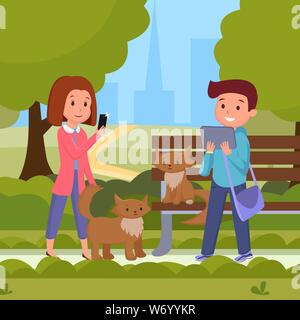 La gente nel parco urbano figura piana. Donna prendendo gatti foto sullo smartphone, uomo con animale domestico utilizzando tablet illustrazione. Maschio e femmina rilassante caratteri in ricreativo parco urbano Illustrazione Vettoriale