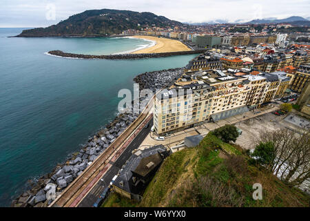 Aerial cityscape di San Sebastian vista dal Monte Urgull, Paesi Baschi Foto Stock