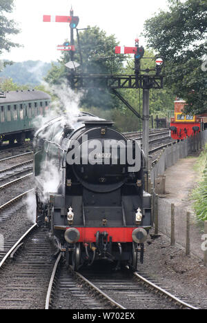 West Country class conserve di locomotiva a vapore 34027 Valle Taw entrando Bridgnorth sparso su Severn Valley Railway per il carbone e l'acqua al 1 agosto 2019 Foto Stock