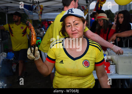 Centinaia assiste la Clave Fest 2019: Free Festival Latino a Londra con spettacoli dal vivo ottimo cibo e bevande e bella gente a Finsbury Park il 3 agosto 2019, Londra, Regno Unito. Foto Stock