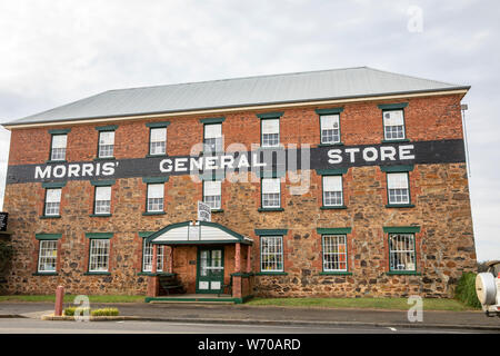 Morris General Store edificio storico nella città di Swansea, east coast Tasmania, Australia Foto Stock