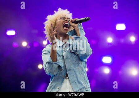 Brighton, Regno Unito. Il 3 agosto 2019. Emeli Sande esegue come ospite speciale sul palco principale al Pride nel parco a Preston Park, Brighton il 3 Agosto 2019 foto di Tabatha Fireman/prospettiva femminile Credit: prospettiva femminile/Alamy Live News Foto Stock