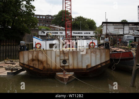 Il cantiere a Thames Lock sul Fiume Tamigi a Brentford, Londra, Middlesex Foto Stock