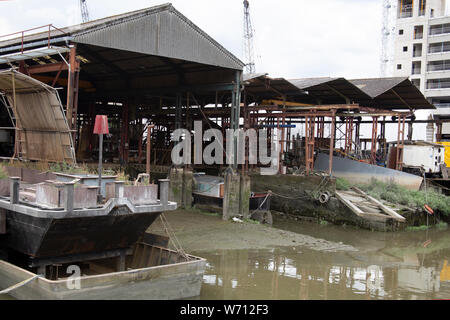 Il cantiere a Thames Lock sul Fiume Tamigi a Brentford, Londra, Middlesex Foto Stock