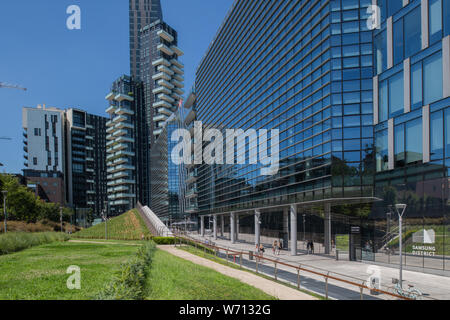 Milano, Italia - 30 Giugno 2019: Vista della zona di Porta Nuova e il quartiere di Samsung Foto Stock