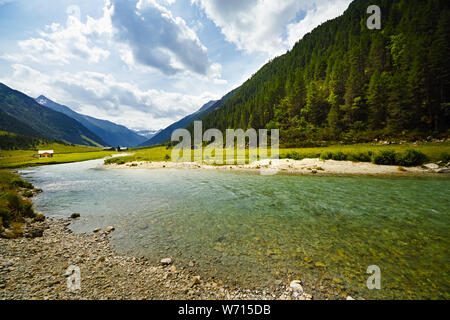 La Krimmler Ache fiume in Alti Tauri , Austria Foto Stock