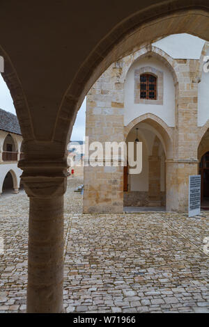 OMODOS, Cipro - MAGGIO, 10, 2018: Timios Stavròs monastero ortodosso in villaggio Omodos su Cipro Foto Stock