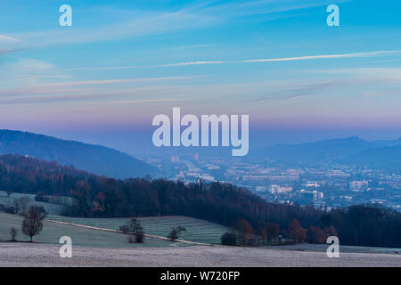 Germania, Stoccarda città nella valle del Neckar in inizio di mattina di umore Foto Stock