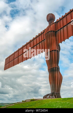 Scultura 'Angelo del Nord' vicino a Gateshead, Inghilterra nord-orientale, Regno Unito Foto Stock