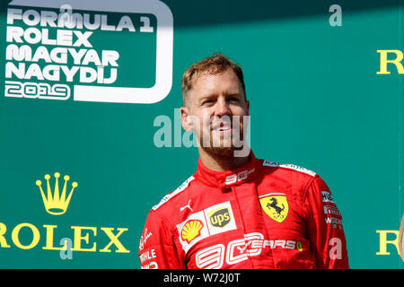 Budapest, Ungheria. 04 Agosto,2019. Sebastian Vettel della Scuderia Ferrari sul podio durante il Gran Premio di F1 di Ungheria Credito: Marco Canoniero/Alamy Live News Foto Stock