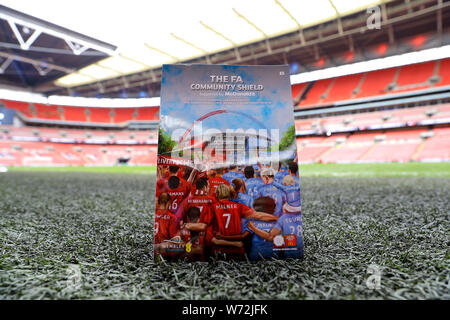 Lo stadio di Wembley e Wembley, Regno Unito. 4 Ago, 2019. FA scudo della Comunità calcio finale; Liverpool contro Manchester City; funzionario fa comunità programma di protezione all'interno di Wembley Stadium Credito: Azione Sport Plus/Alamy Live News Foto Stock