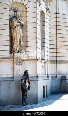 Margaretha Krook Knutsdotter (Margaret Krook) statua, Nybrogatan, Stoccolma, Svezia Foto Stock