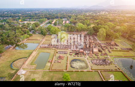 Vista aerea. Sukhothai Parco Storico di Sukhothai provincia nord della Thailandia. Foto Stock