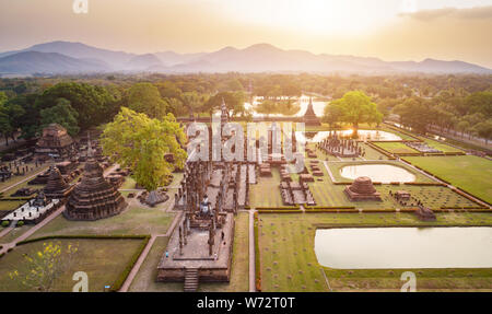 Vista aerea. Sukhothai Parco Storico di Sukhothai provincia nord della Thailandia. Foto Stock