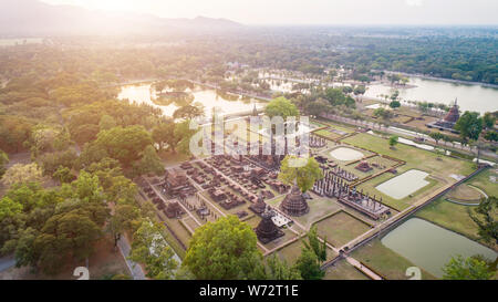 Vista aerea. Sukhothai Parco Storico di Sukhothai provincia nord della Thailandia. Foto Stock