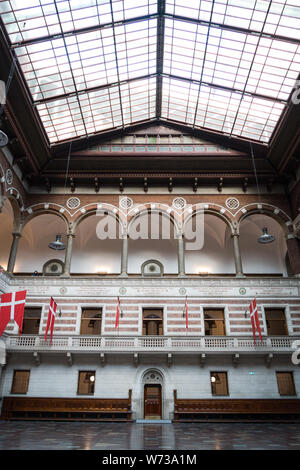 Municipio di Copenaghen interni. Il municipio. Dallo storico municipio edificio in Danimarca. Sala interna Kobenhavns edificio situato sulla piazza nel centro di Foto Stock