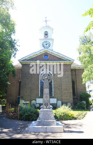 St George's trattativa, chiesa sulla strada alta nella cittadina balneare di trattare, in East Kent, Regno Unito Foto Stock