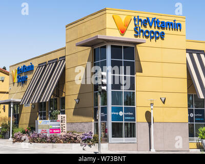 Luglio 31, 2019 Cupertino / CA / STATI UNITI D'AMERICA - La vitamina Shoppe, una vitamina e supplemento general store, situato nella baia di San Francisco Foto Stock