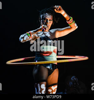Preston Park, Brighton, Regno Unito. Il 4 agosto 2019. Grace Jones si esibisce in BN1 Lovefest , parte di Brighton orgoglio. Grazia Beverly Jones GU (nato il 19 maggio 1948) è un modello di Jamaican-American, cantante, compositore, produttore record e attrice.. Foto di Julie Edwards./Alamy Live News Foto Stock