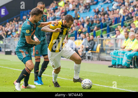 4 augustus 2019 Arnhem, Paesi Bassi Calcio Olandese Eredivisie Vitesse Arnhem contro Ajax Amsterdam 03-08-2019: Voetbal: Vitesse contro Ajax: Arnhem Eredivisie 2019-2020 L-R: Foto Stock