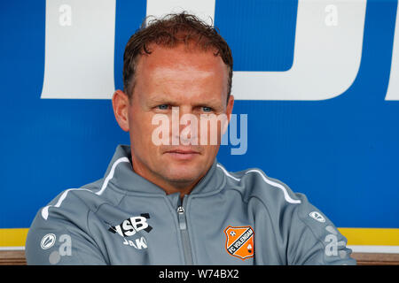 02-08-2019: Voetbal: Cambuur v FC Volendam: Leeuwarden assistent coach trainer Sipke Hulshoff Foto Stock