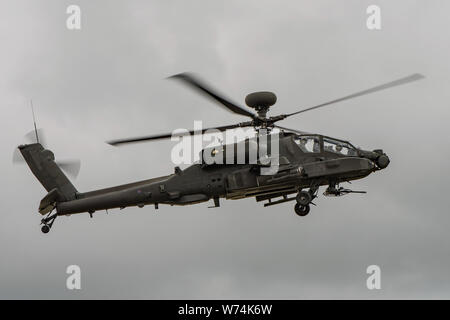 Il British Army Air Corps Apache AH1 elicottero d'assalto prendendo parte al display di volo a RNAS Yeovilton, NEL REGNO UNITO IL 13 LUGLIO 2019. Foto Stock