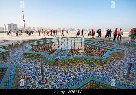 --FILE--Vista interna del Marocco la più grande moschea, Moschea Hassan II, in Casablanca, Marocco, 17 novembre 2017. La Moschea di Hassan II o il Grande moschea Foto Stock