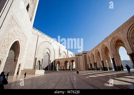 --FILE--Vista interna del Marocco la più grande moschea, Moschea Hassan II, in Casablanca, Marocco, 17 novembre 2017. La Moschea di Hassan II o il Grande moschea Foto Stock