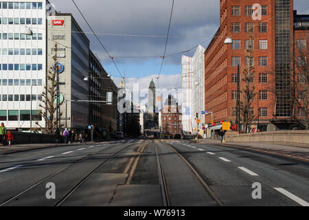 Siltasaari, Mika Kallio e distretti Hakaniemi vista dal ponte Pitkäsilta a Helsinki in Finlandia Foto Stock