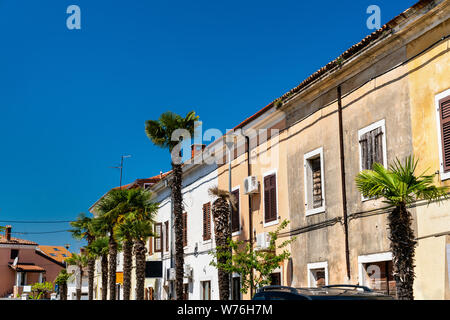 Case nella città vecchia di Porec, in Croazia Foto Stock