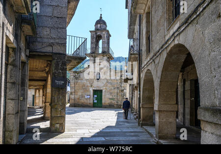 Il vecchio quartiere ebraico della città di Ribadavia sulla confluenza del fiume Avia e fiume Mino in provincia di Orense, Galizia, Spagna Foto Stock