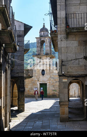 Il vecchio quartiere ebraico della città di Ribadavia sulla confluenza del fiume Avia e fiume Mino in provincia di Orense, Galizia, Spagna Foto Stock