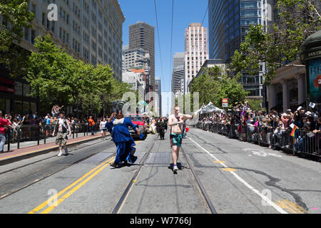2012 Gay Pride Parade, San Francisco, California descrizione fisica: 1 Foto : Digital, file TIFF a colori. Note: titolo, data e parole chiave fornite dal fotografo.; Foto Stock