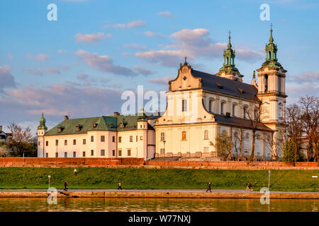 Vista del monastero di Skalka dal fiume Vistola, Cracovia in Polonia Foto Stock